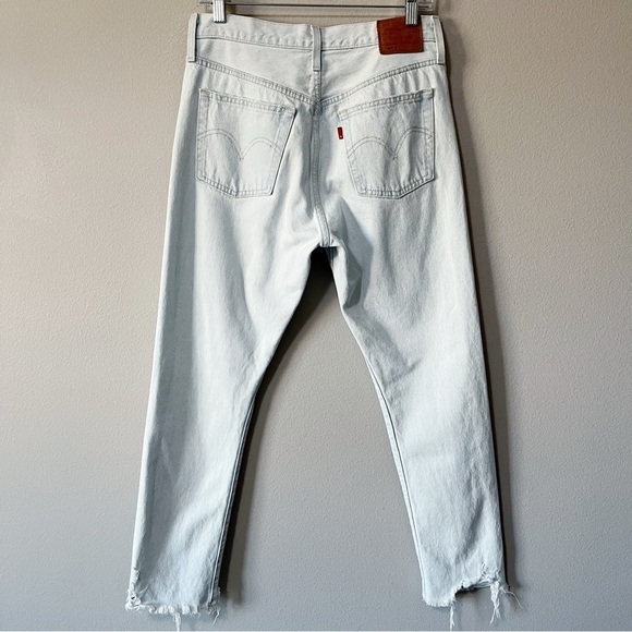 Levi’s Women’s Size 28 Red Tab 501 Skinny Straight Jeans Destructed Light Indigo - Picture 10 of 16